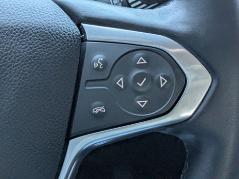 Used 2023 Chevrolet Traverse LT image 27