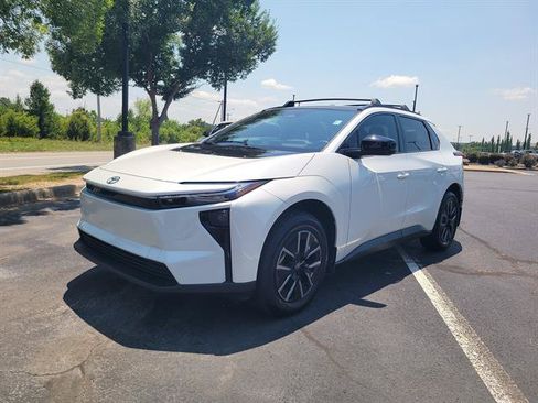 Used 2026 Toyota bZ FWD image 32