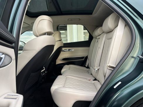 Used 2023 Genesis GV70 3.5T Sport w/ Sport Prestige Package image 8