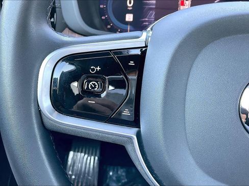 Used 2023 Volvo XC60 B5 Ultimate w/ Climate Package image 21