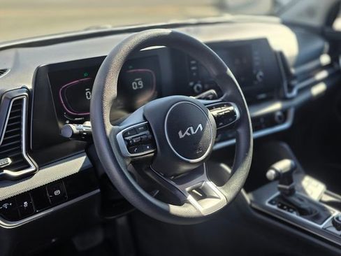 Used 2024 Kia Sportage LX image 12