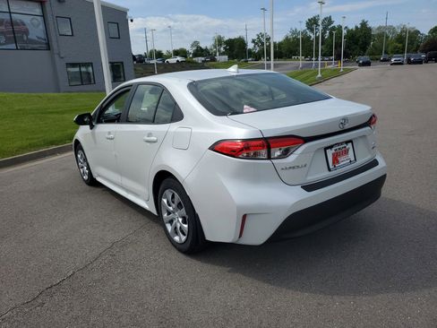 Certified 2026 Toyota Corolla LE FWD image 3