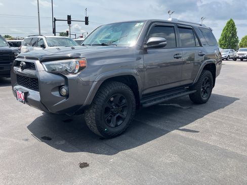 Used 2016 Toyota 4Runner SR5 Premium AWD/4WD image 2