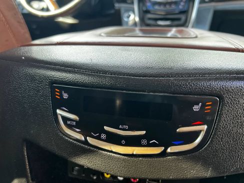 Used 2016 Cadillac Escalade ESV Premium AWD/4WD image 30