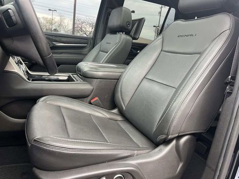 Used 2021 GMC Yukon Denali w/ Denali Premium Package AWD/4WD image 38