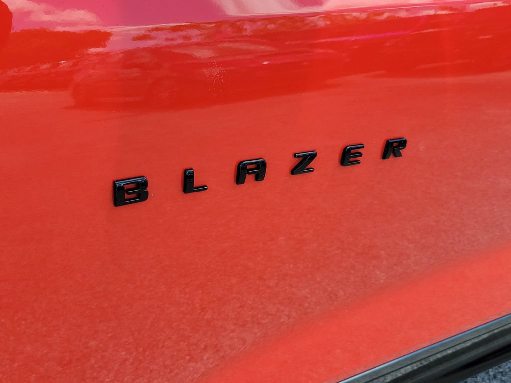 Used 2025 Chevrolet Blazer RS FWD image 5