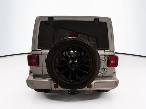 Used 2021 Jeep Wrangler Unlimited Sahara AWD/4WD image 6