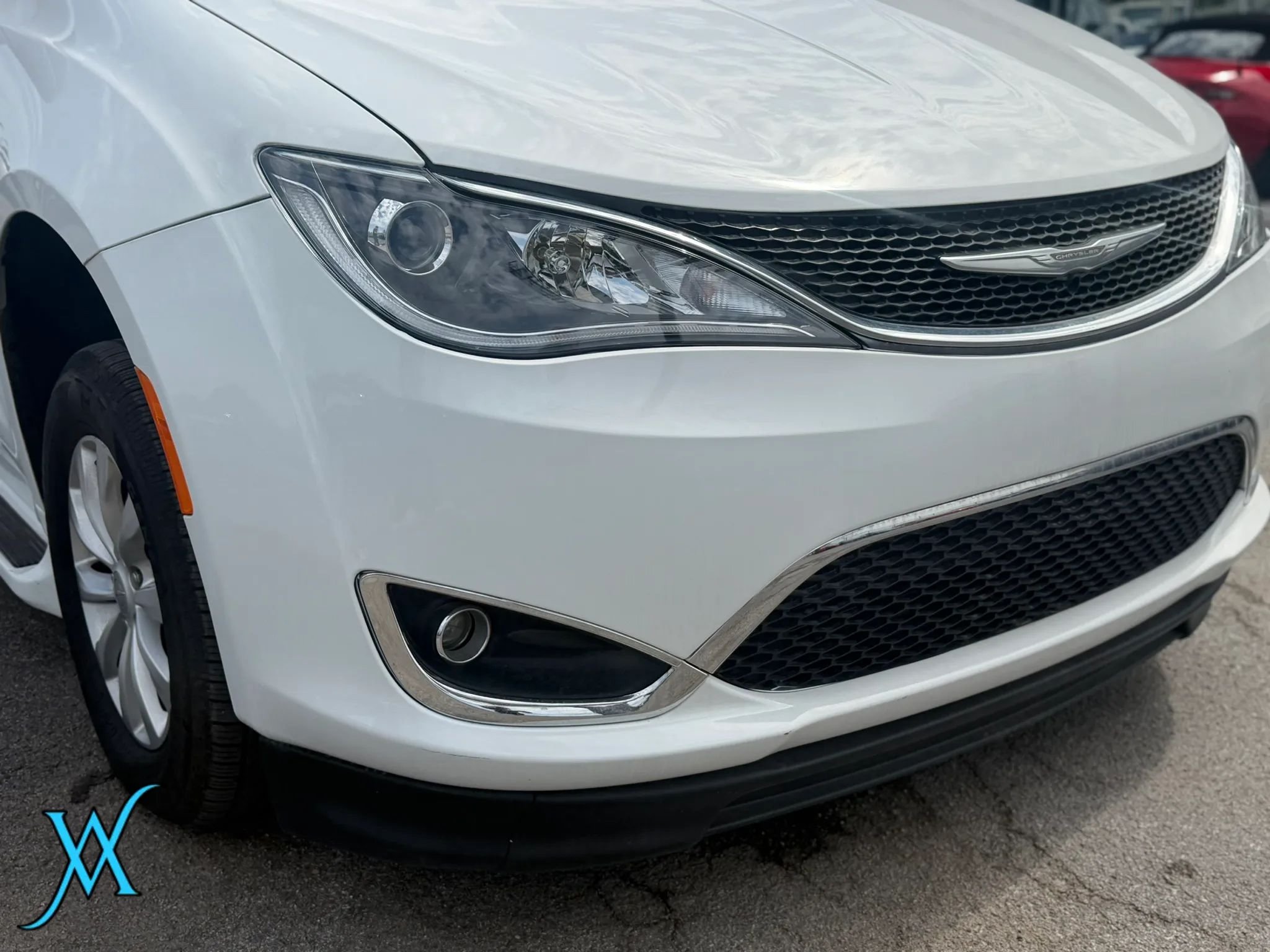 Used 2018 Chrysler Pacifica Touring Plus FWD image 10