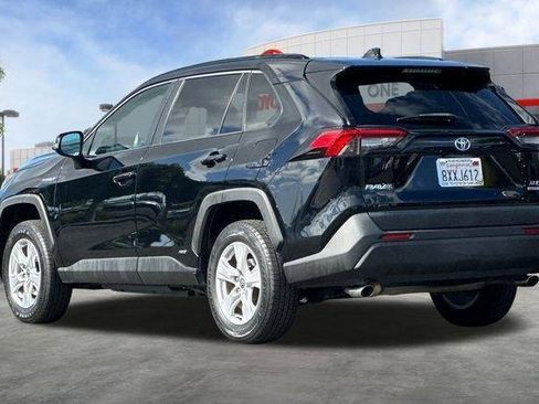 Certified 2021 Toyota RAV4 XLE w/ Convenience Package image 7