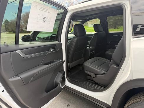 New 2026 GMC Acadia Elevation w/ Black Edition AWD/4WD image 39