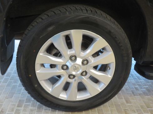 Used 2017 Toyota Sequoia Platinum AWD/4WD image 9