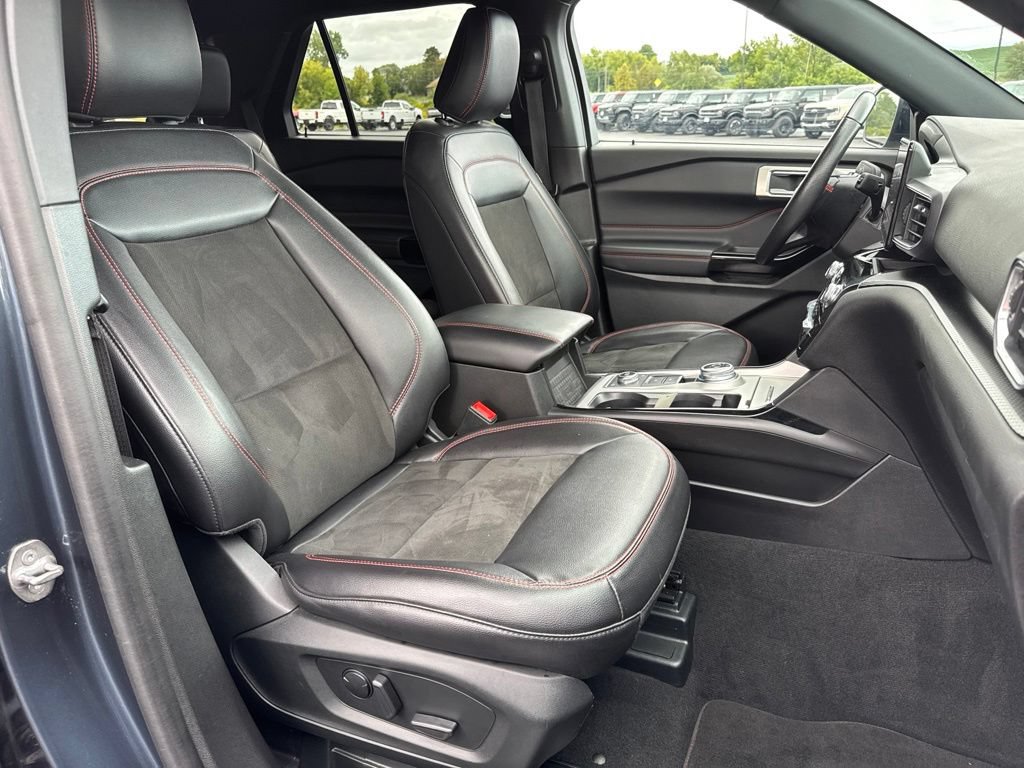 Used 2023 Ford Explorer ST-Line AWD/4WD image 25