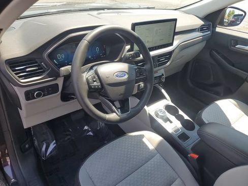 Used 2023 Ford Escape Active w/ Tech Pack #2 AWD/4WD image 8