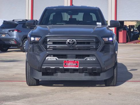 Certified 2025 Toyota Tacoma SR5 AWD/4WD image 9