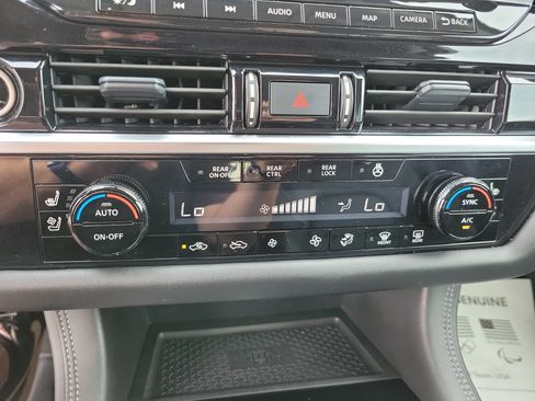Used 2024 Nissan Pathfinder Platinum w/ Cargo Package FWD image 17