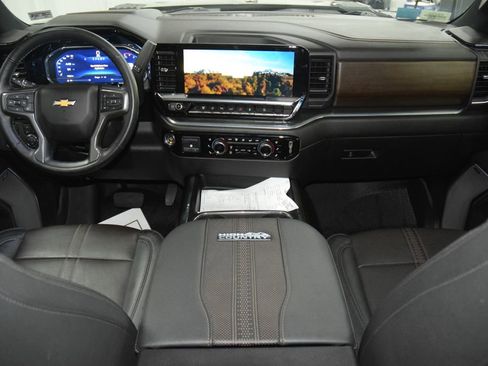 Used 2024 Chevrolet Silverado 2500 High Country w/ Technology Package AWD/4WD image 33
