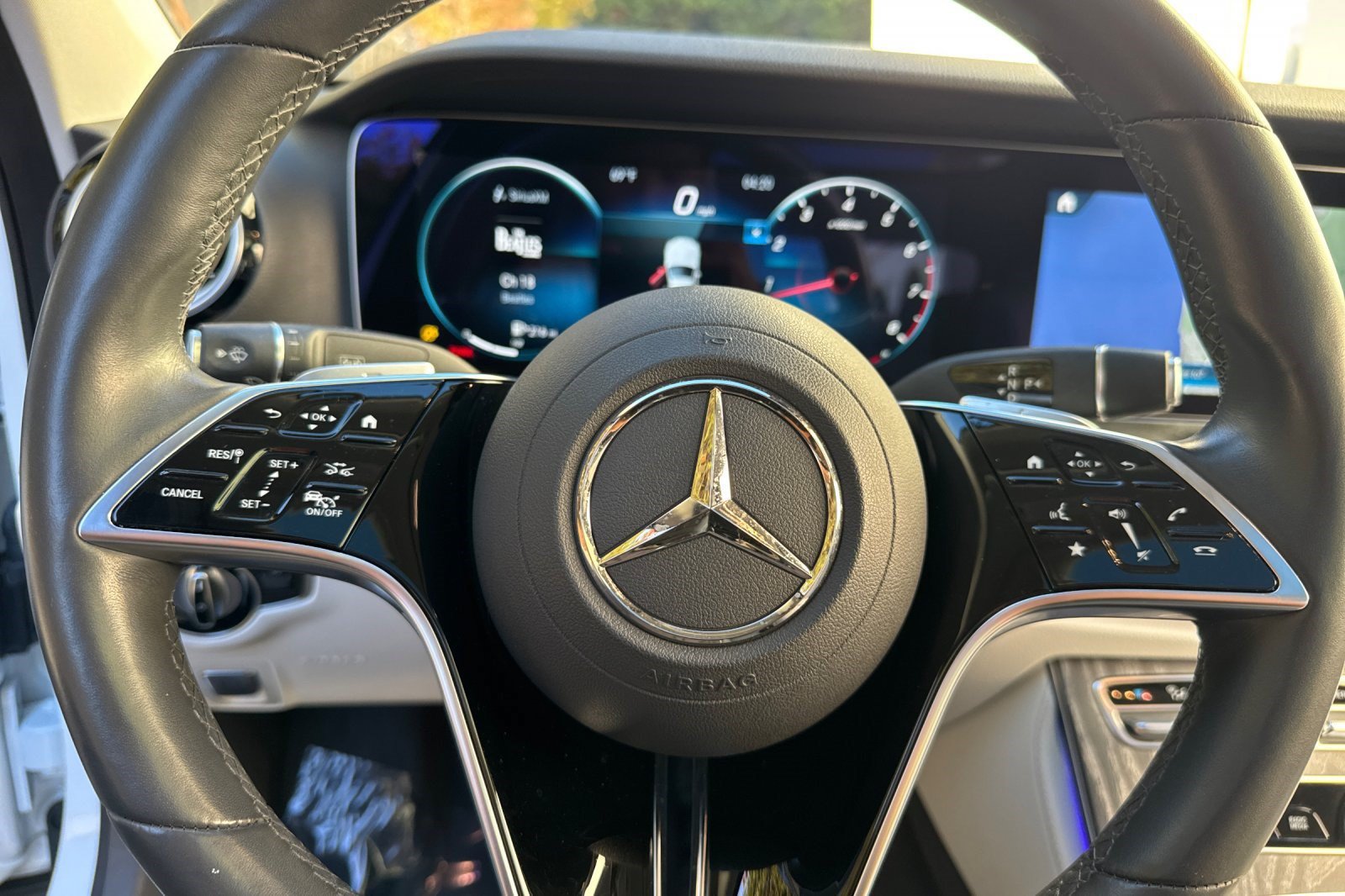 Used 2022 Mercedes-Benz E 350 Sedan image 10