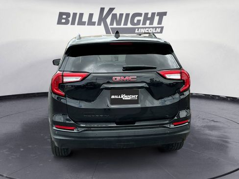 Used 2022 GMC Terrain SLE w/ Driver Convenience Package FWD image 4