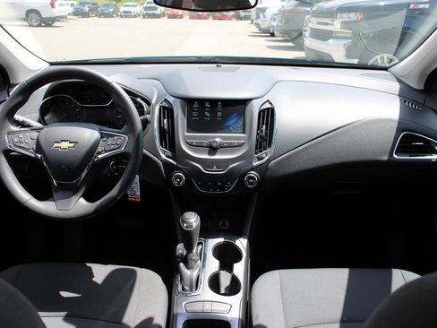 Certified 2018 Chevrolet Cruze LT FWD image 33
