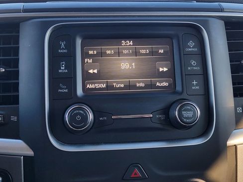 Used 2022 RAM 1500 Classic SLT AWD/4WD image 17