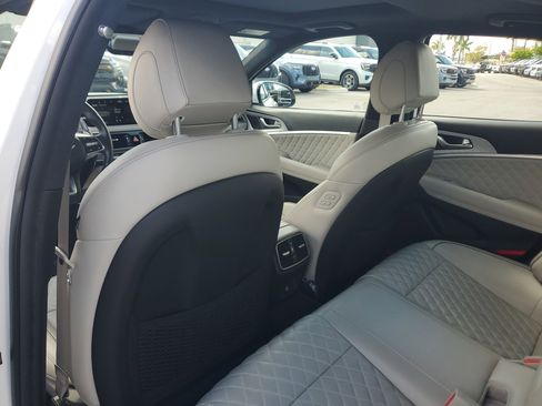 Used 2023 Genesis G70 3.3T w/ Sport Prestige Package image 19