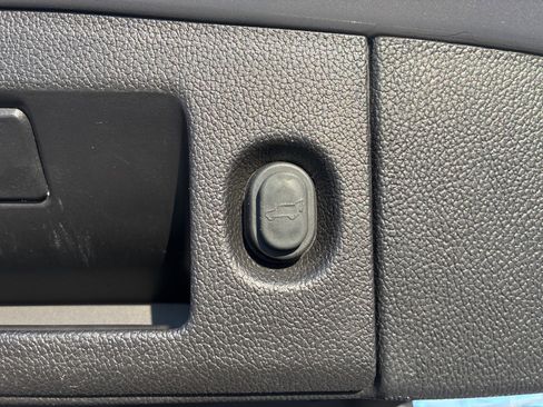 Used 2018 GMC Yukon XL Denali w/ Denali Ultimate Package image 6