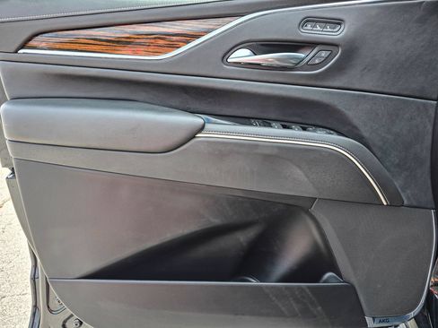 Used 2022 Cadillac Escalade Premium Luxury w/ Performance Package AWD/4WD image 11
