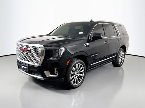 Used 2021 GMC Yukon Denali w/ Denali Premium Package AWD/4WD image 3