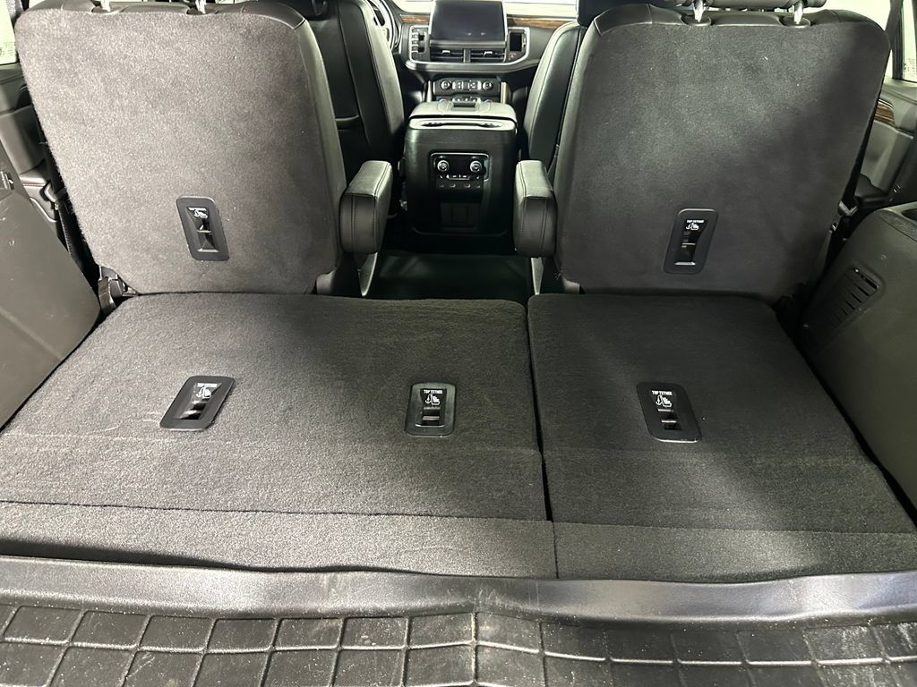 Used 2022 Chevrolet Tahoe High Country AWD/4WD image 8