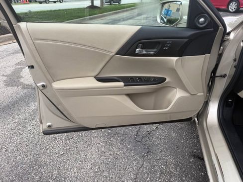 Used 2015 Honda Accord EX-L image 17