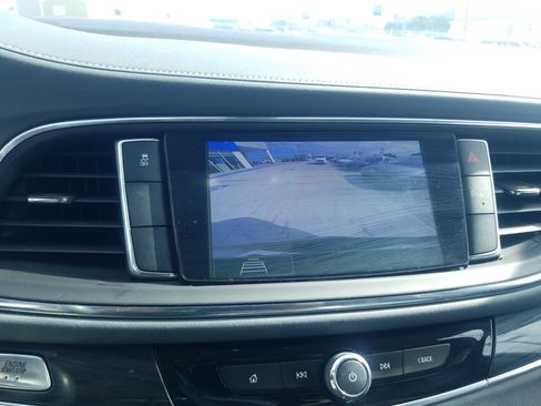 Used 2021 Buick Enclave Essence w/ Sport Touring Edition image 20