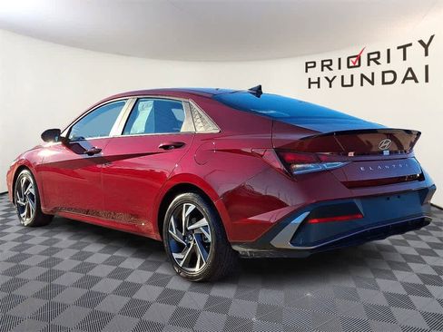 Used 2025 Hyundai Elantra Sport image 6