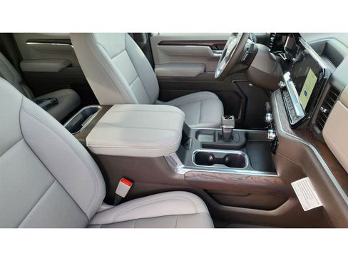 New 2026 GMC Sierra 1500 SLT w/ SLT Premium Plus Package AWD/4WD image 17