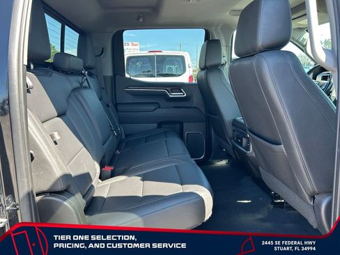 Used 2023 GMC Sierra 1500 SLT w/ SLT Premium Plus Package AWD/4WD image 18
