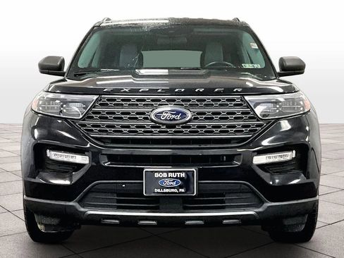Certified 2021 Ford Explorer XLT w/ Equipment Group 202A image 3