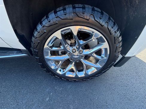 Used 2016 Chevrolet Suburban LTZ AWD/4WD image 31