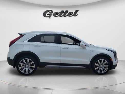 Used 2023 Cadillac XT4 Premium Luxury w/ Technology Package FWD image 4