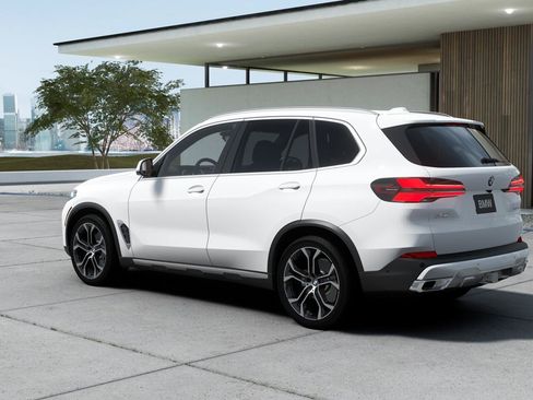 Used 2026 BMW X5 xDrive40i w/ Climate Comfort Package AWD/4WD image 2