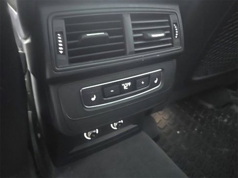 Used 2018 Audi Q7 3.0T Premium image 12