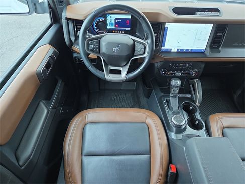 Used 2024 Ford Bronco Outer Banks image 12