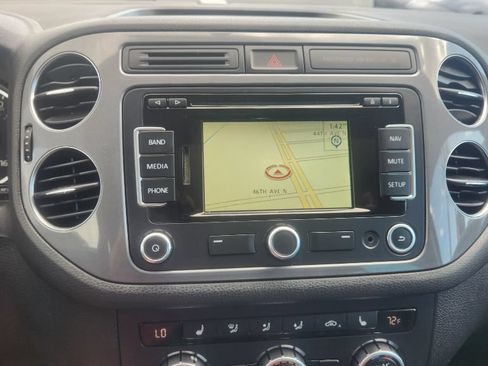 Used 2014 Volkswagen Tiguan SEL FWD image 21