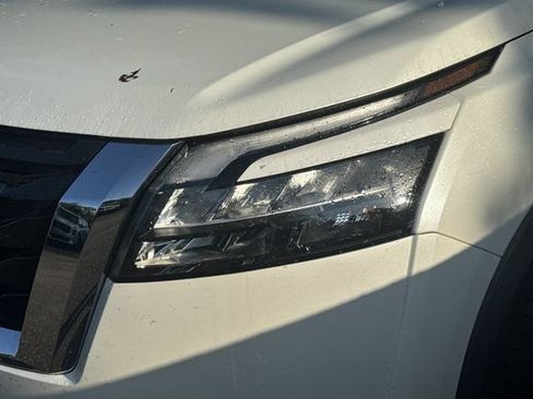 Used 2023 Nissan Pathfinder SV FWD image 7