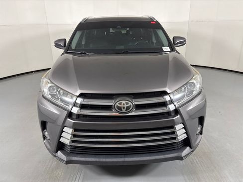 Used 2017 Toyota Highlander Limited w/ Carpet Mat Package FWD image 3