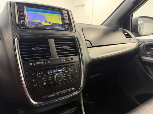 Used 2018 Dodge Grand Caravan GT FWD image 23