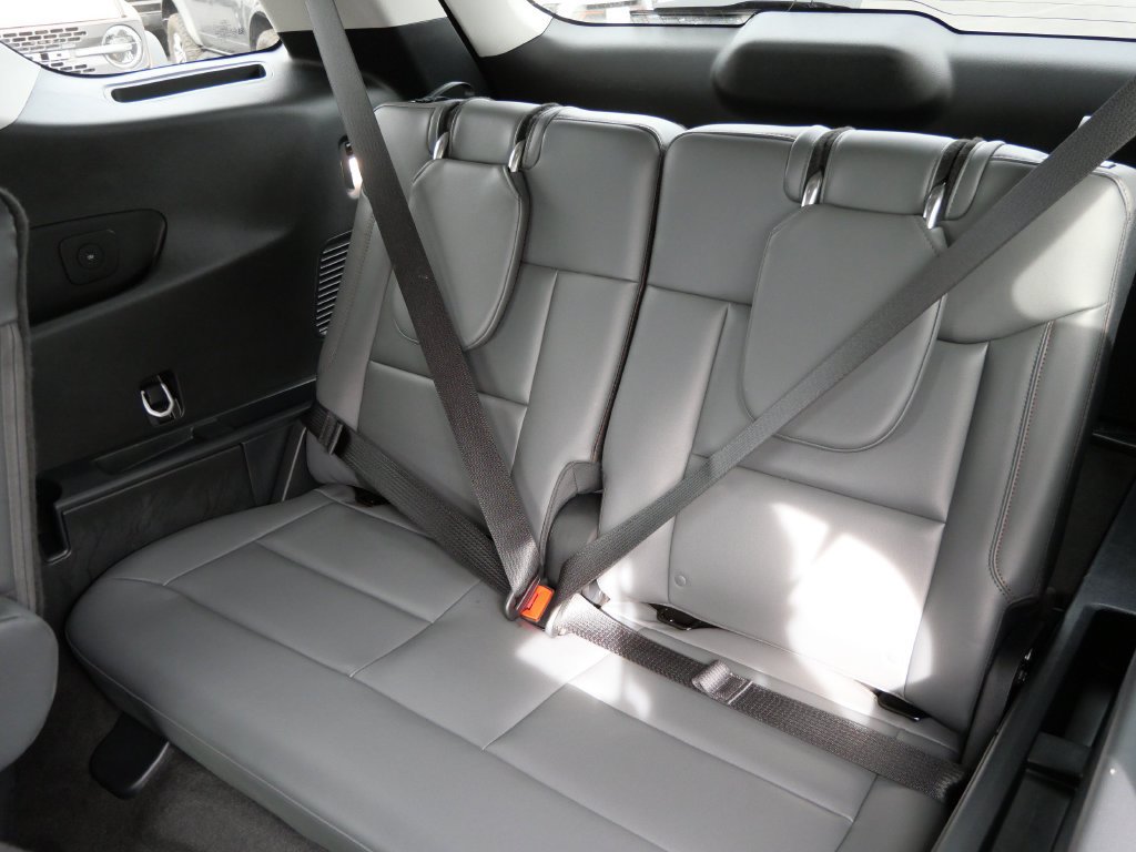 Used 2026 Ford Explorer Active w/ Active Comfort Package AWD/4WD image 17