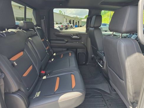 Certified 2023 GMC Sierra 1500 AT4 w/ Technology Package AWD/4WD image 32