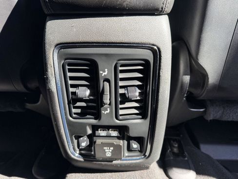 Used 2021 Jeep Grand Cherokee Limited w/ Luxury Group II image 21