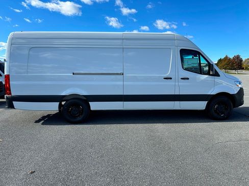 New 2026 Mercedes-Benz Sprinter 2500 image 3