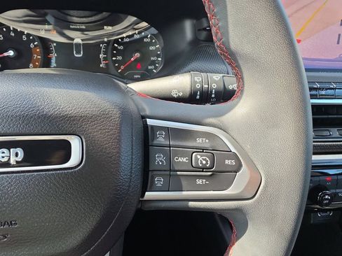 Used 2022 Jeep Compass Trailhawk AWD/4WD image 23