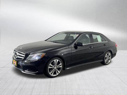 Used 2016 Mercedes-Benz E 350 4MATIC Sedan image 3